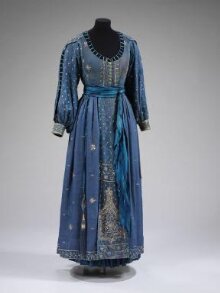 Costume worn by Judi Dench as Cleopatra, National Theatre, 1987 thumbnail 1