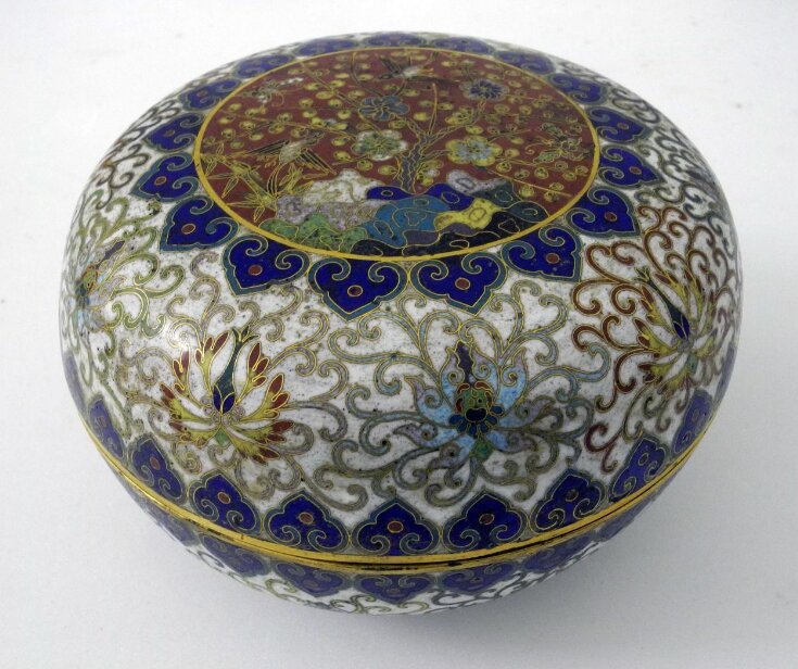 Lidded Box top image