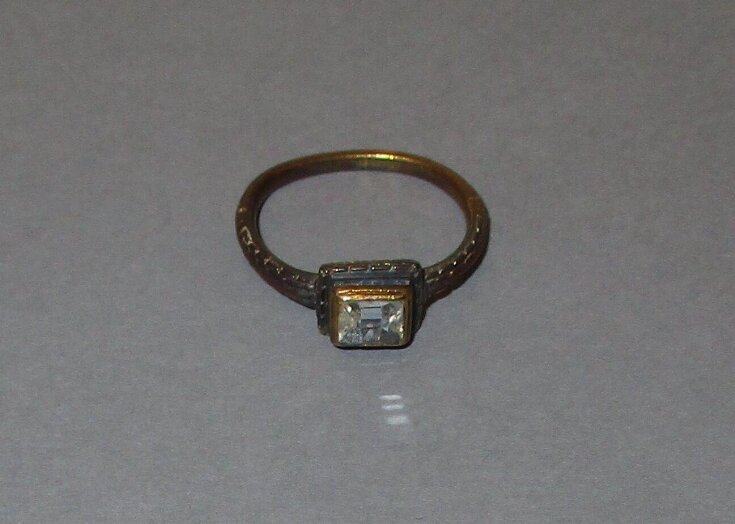 Ring top image