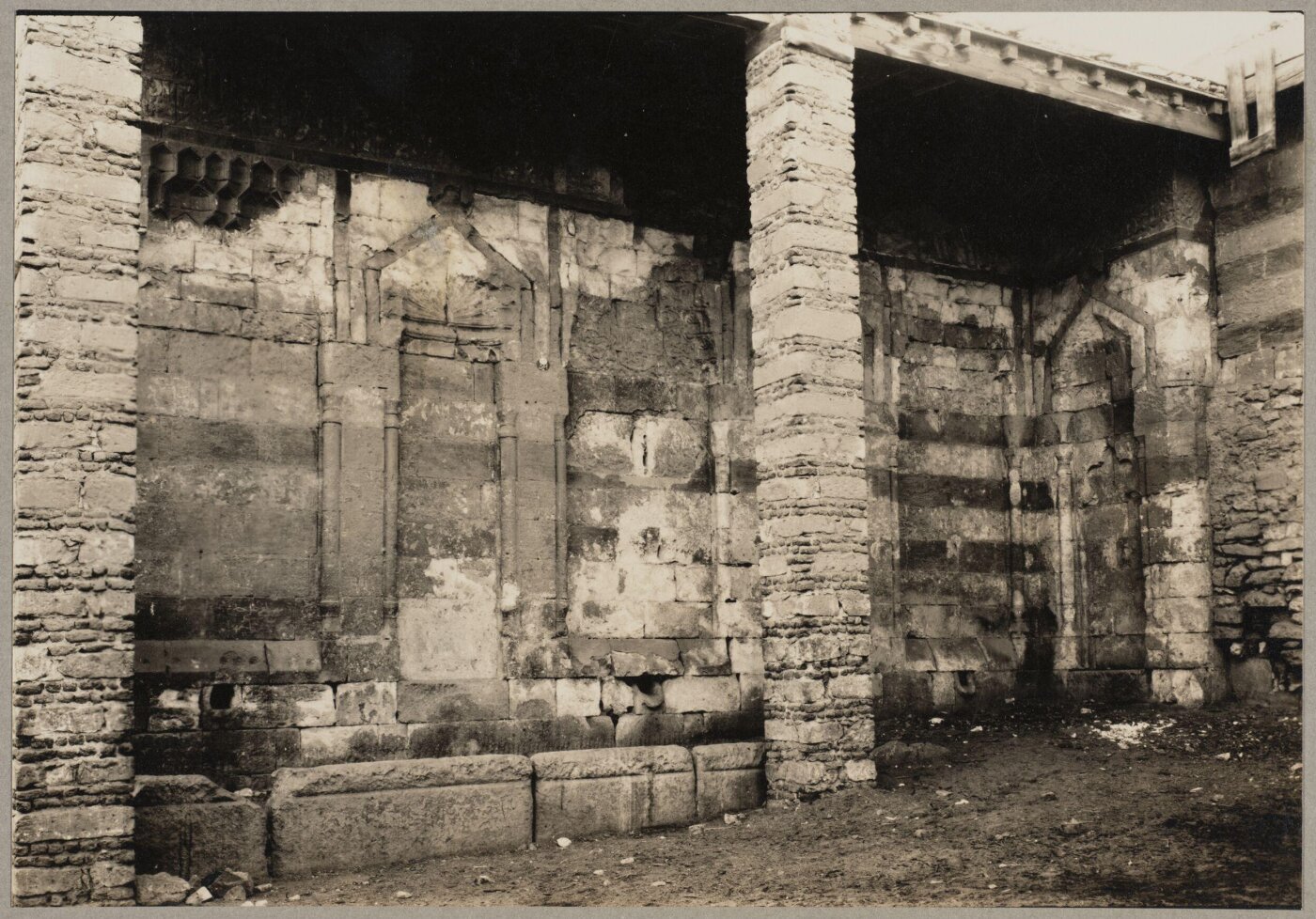 K.A.C. Creswell, Drinking-trough of Mamluk Sultan al-Ashraf Qaytbay (North Cemetery), Cairo