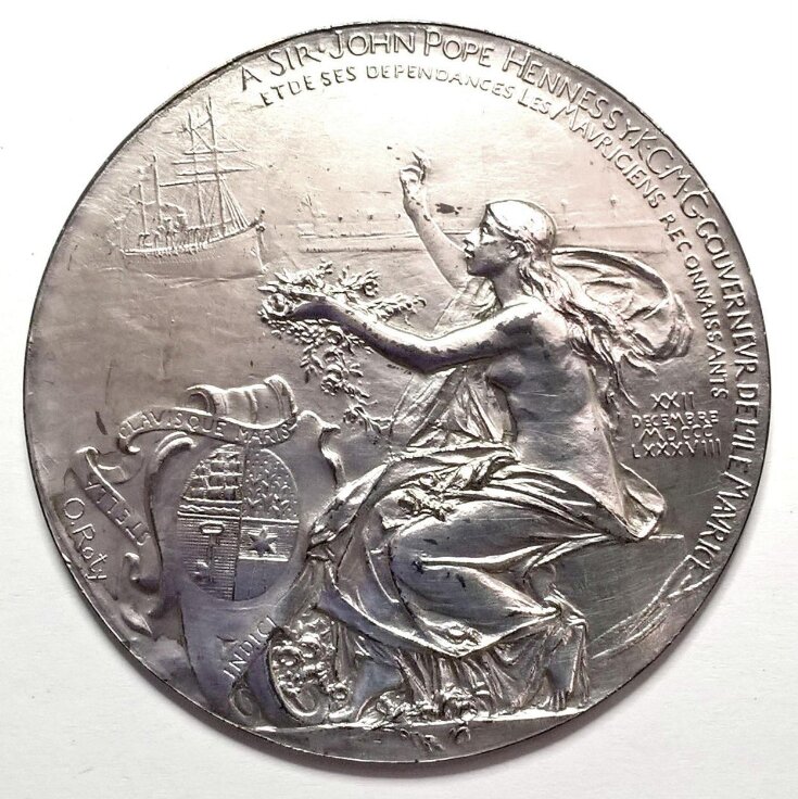 Reverse side of a medal top image