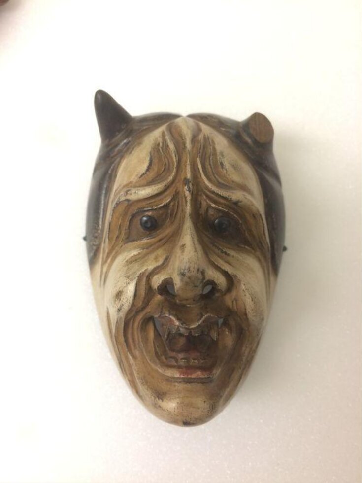 Model of Dramatic Mask top image