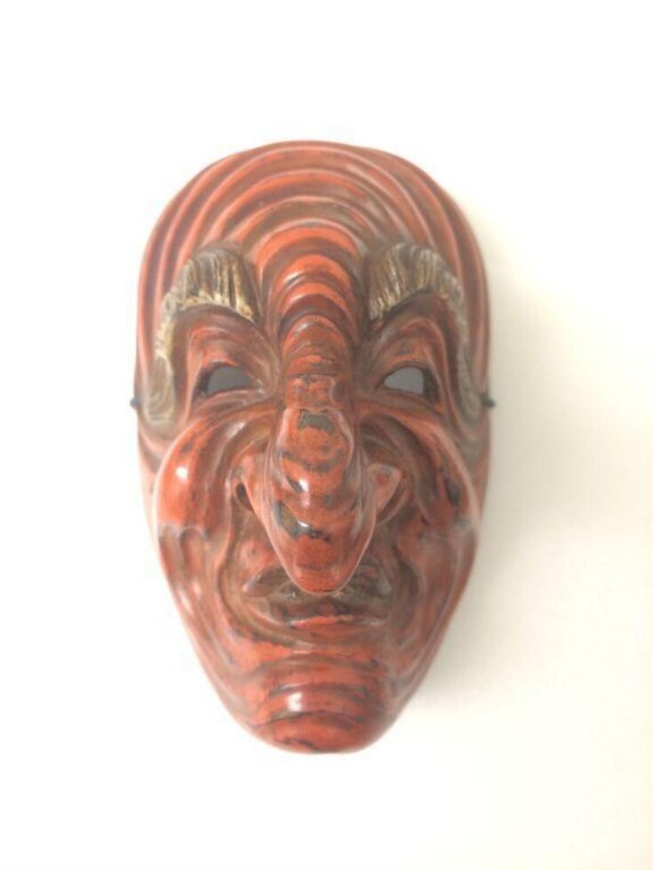 Model of Dramatic Mask top image