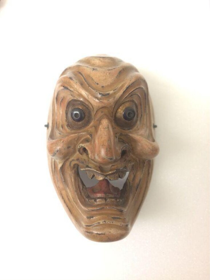 Model of Dramatic Mask top image