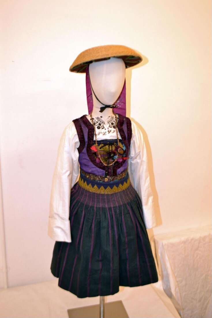 Girl's Folk Costume top image