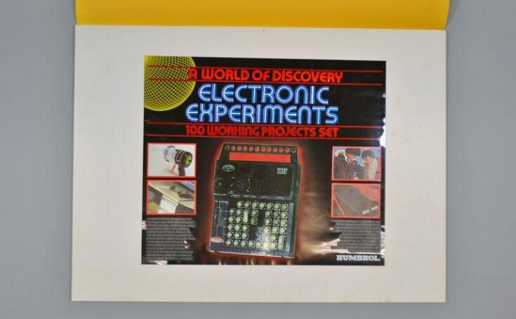 A World of Discovery 100 Experiments Set top image