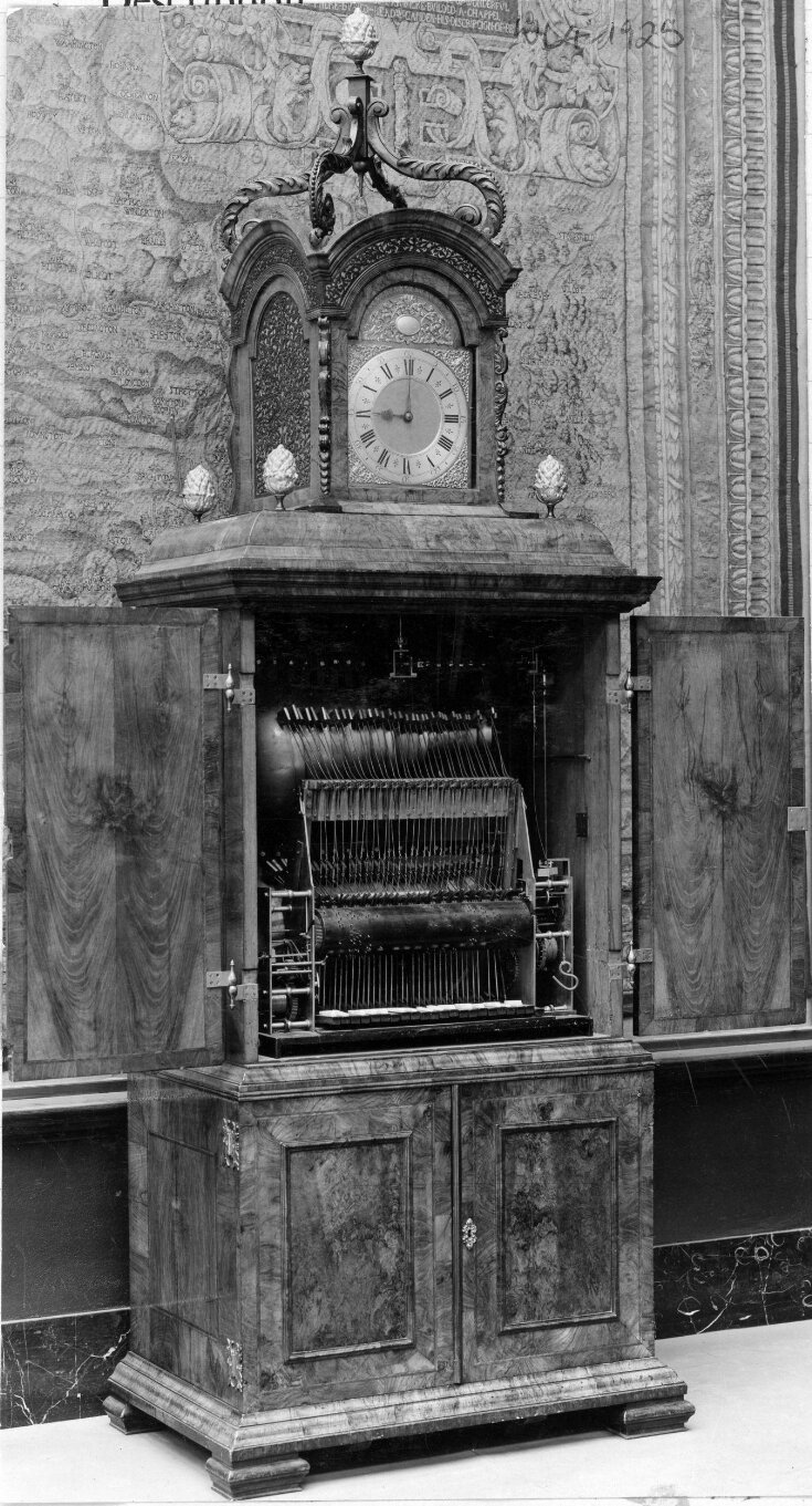 Clock Cabinet top image