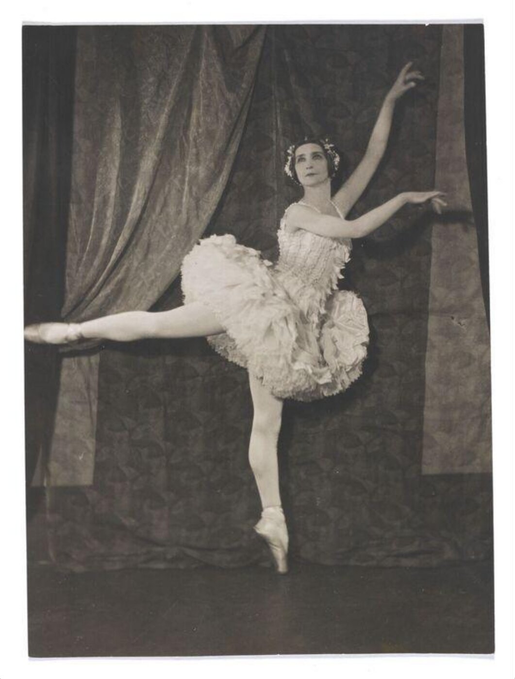 Hoppé, Emil Otto, The Sleeping Princess