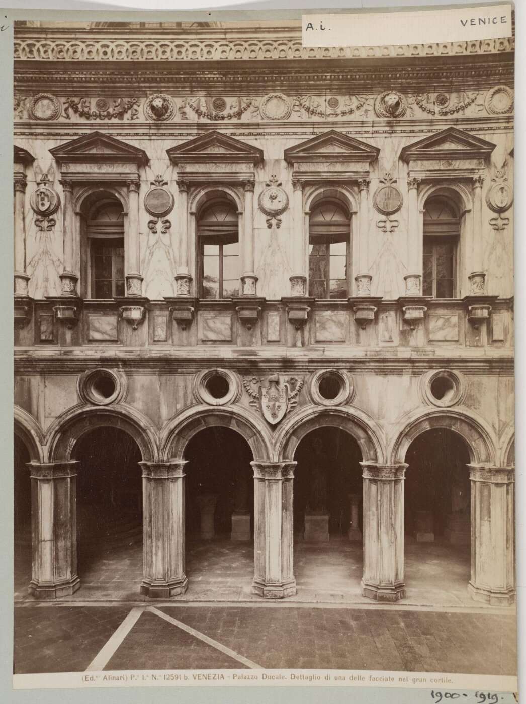 Fratelli Alinari, Photograph
