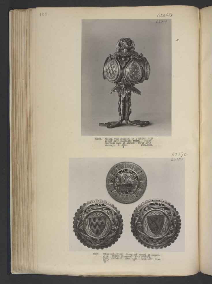 Heraldic Medallion top image