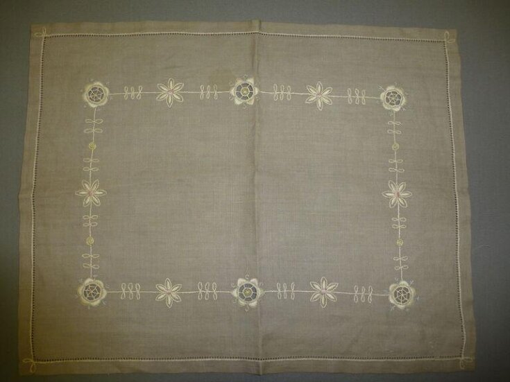 Tray Cloth top image