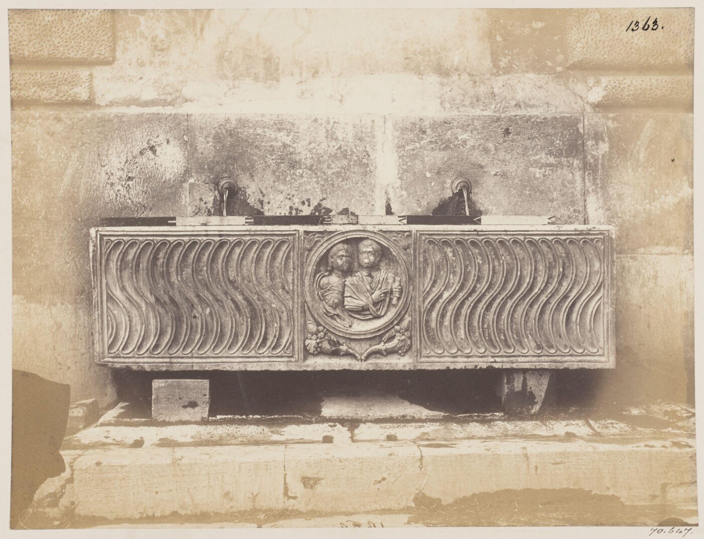 Parker, John Henry, Sculpture - Sarcophagus of the fourth century made into a fountain, near the Church of S. Maria, in the Piazza del Popolo