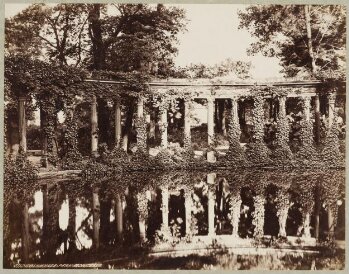 The Colonnade at Park Monceaux