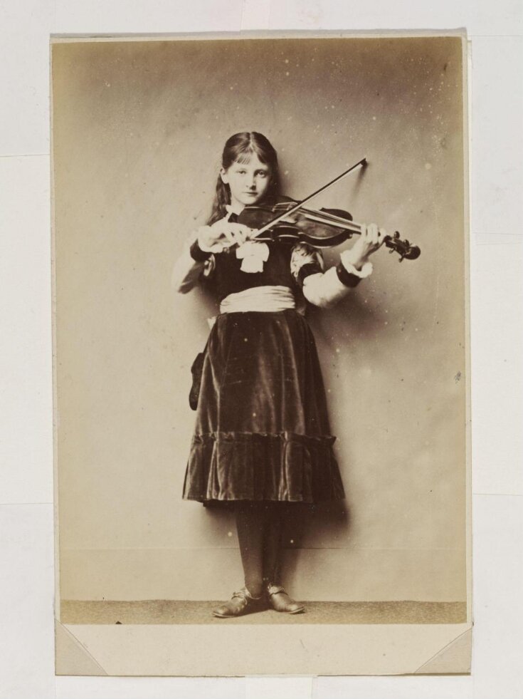 Xie (Alexandra) Kitchin Playing a Violin top image
