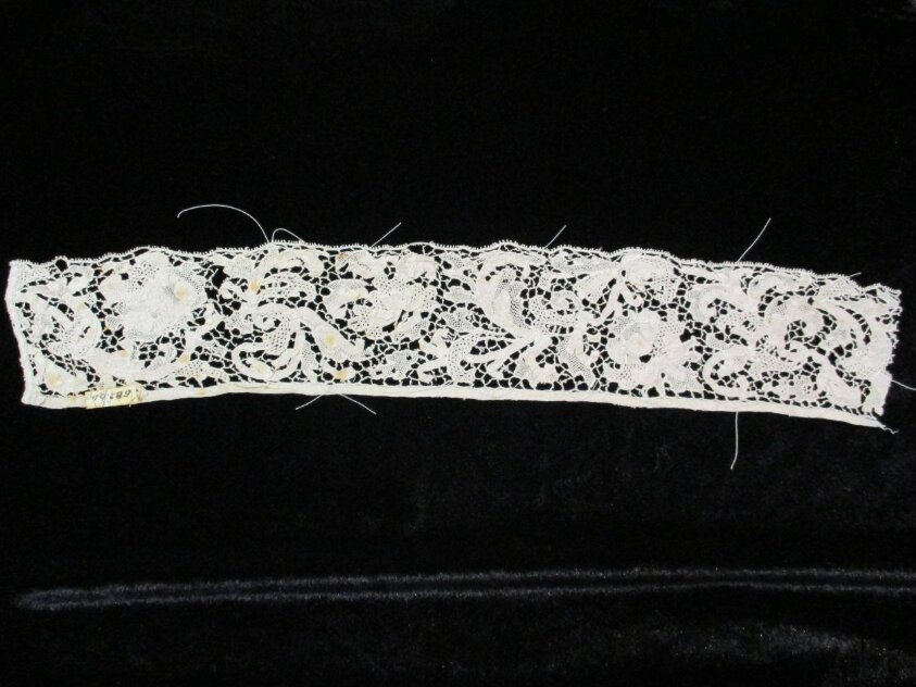 Lace — 17th century