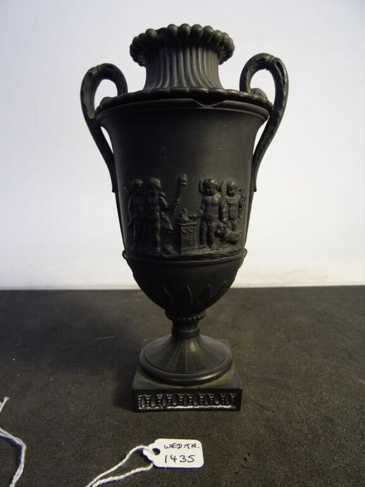 Vase top image