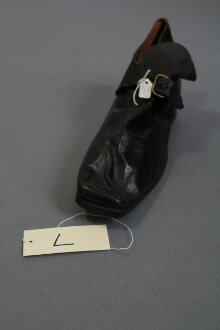 Shoes worn by Irving in 'Olivia' thumbnail 1