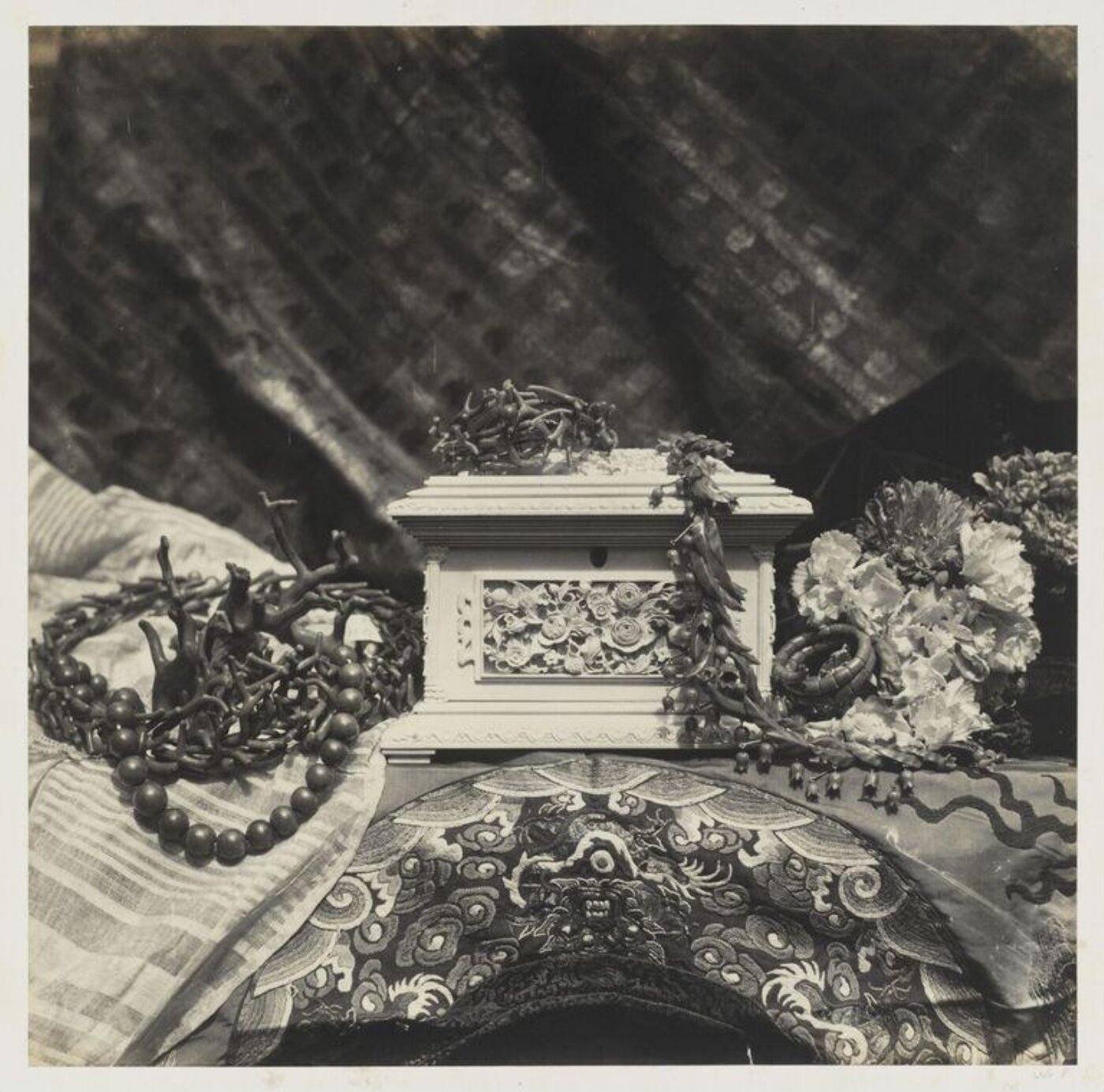 Fenton, Roger, Chinese Casket