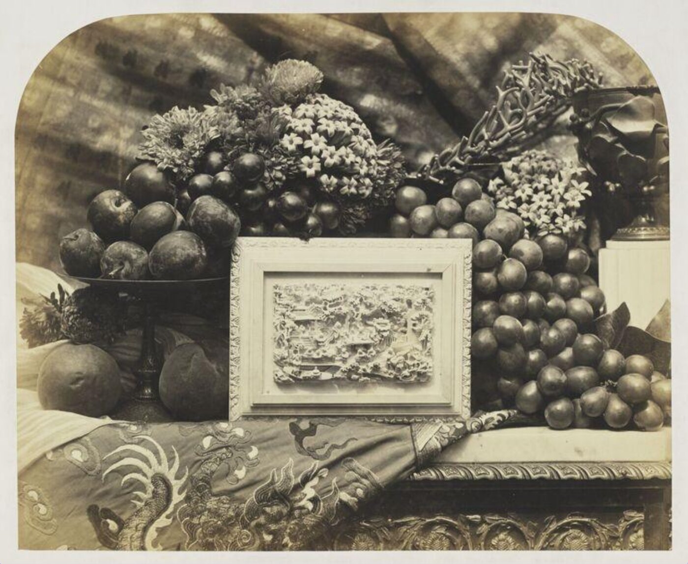 Fenton, Roger, Still life with Chinese casket