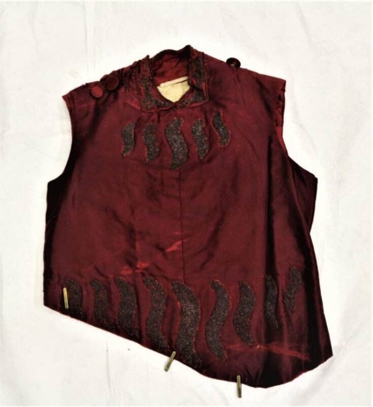 Costume worn by Henry Irving top image