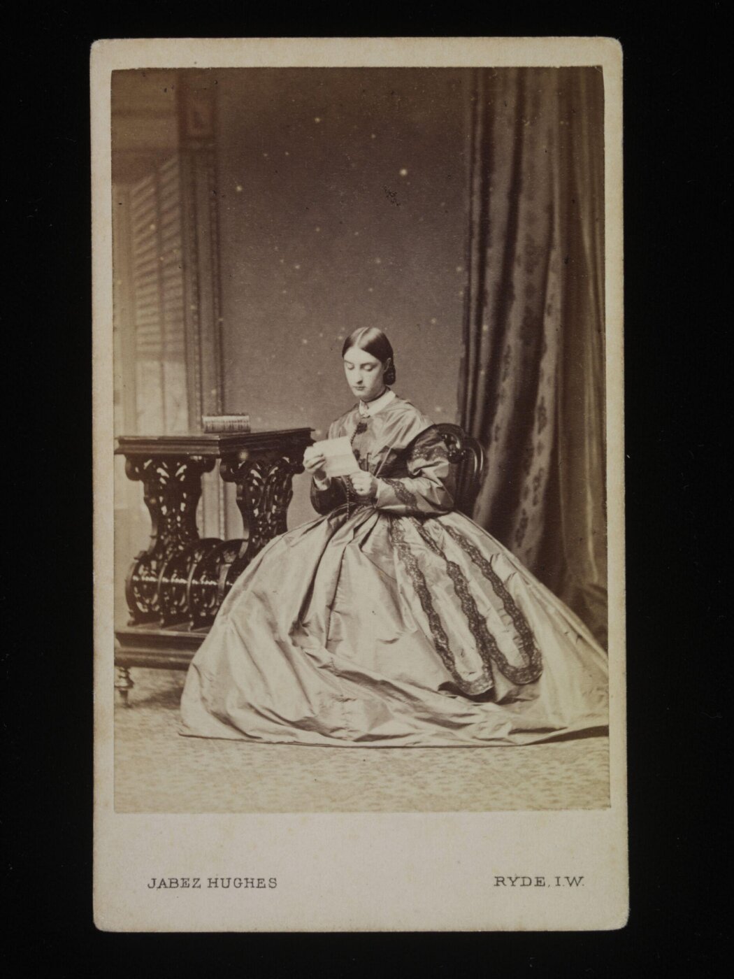 Unknown, Portrait of a Lady (Chrissie Learnmouth). Carte de visite.