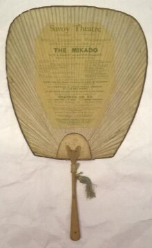 Souvenir Japanese fan commemorating the 1000th performance of  'The Mikado' at the Savoy Theatre thumbnail 1