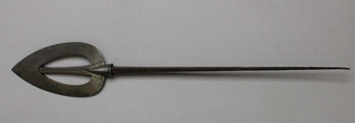 Arrow head