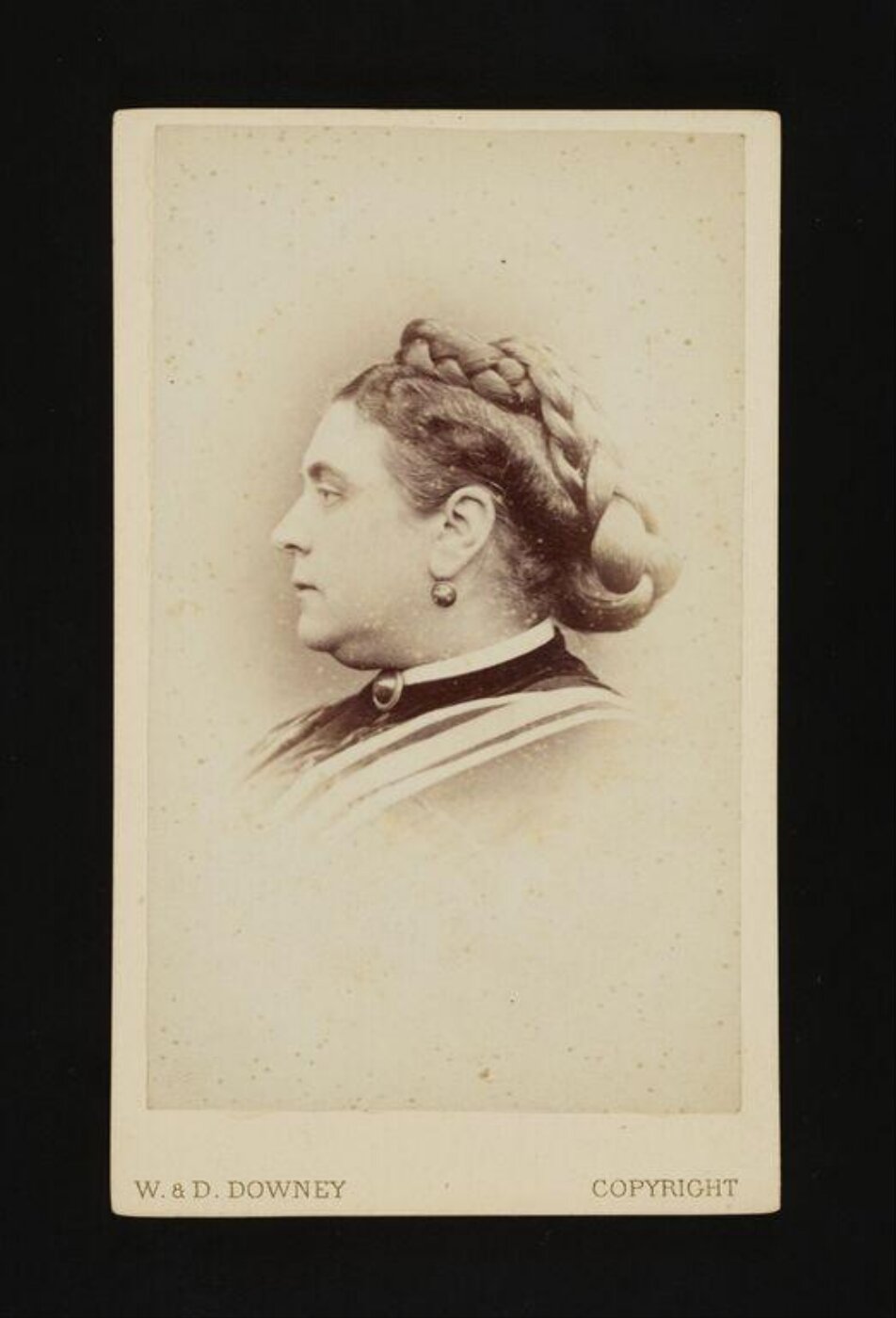 W. & D. Downey, A portrait of a woman