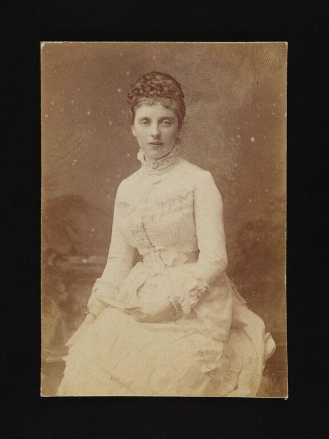 W. & D. Downey, A portrait of a woman