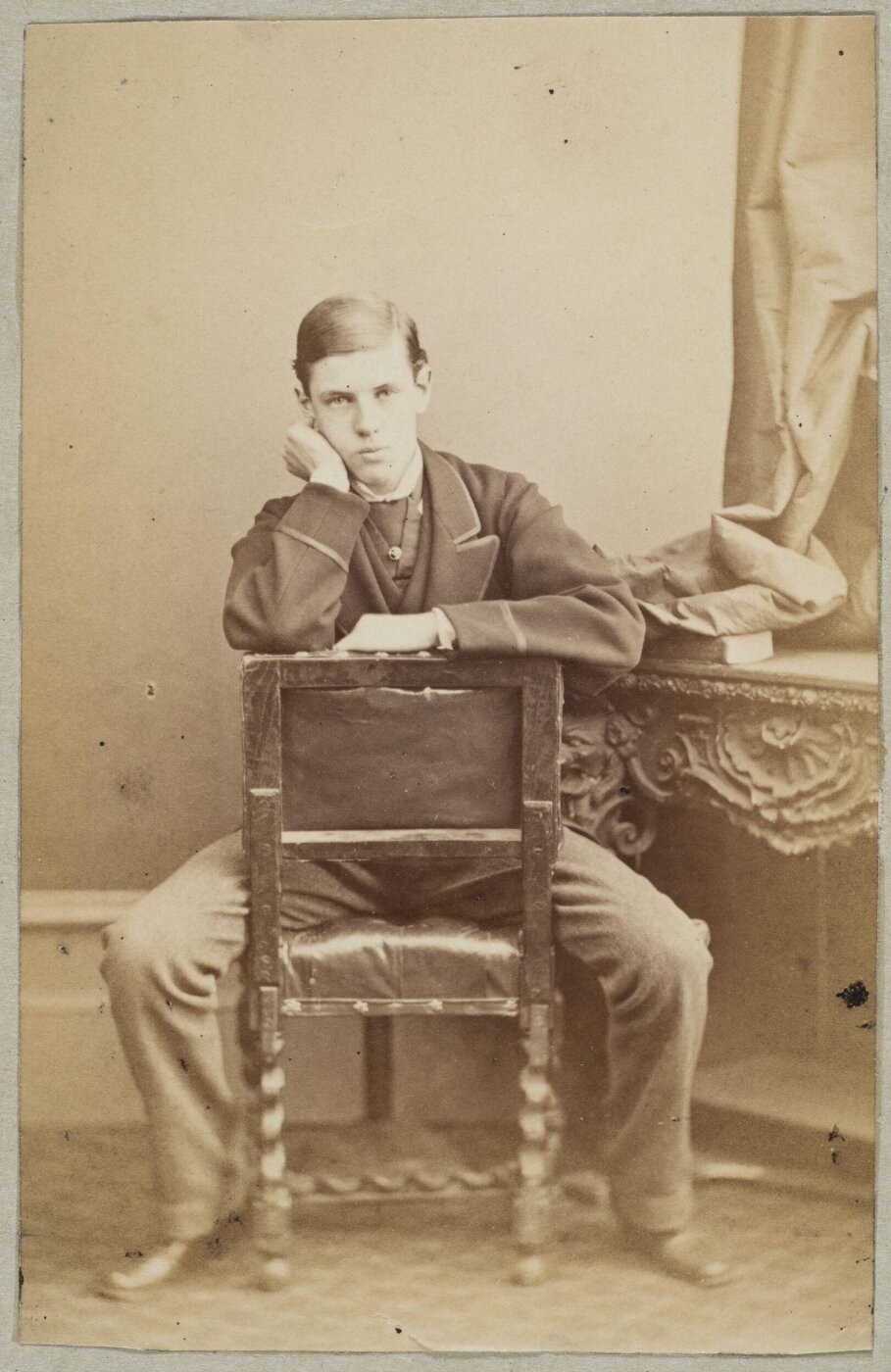 Unknown, Carte-de-visite photographs (480). Four photographs are dry-mounted to each sheet (120).