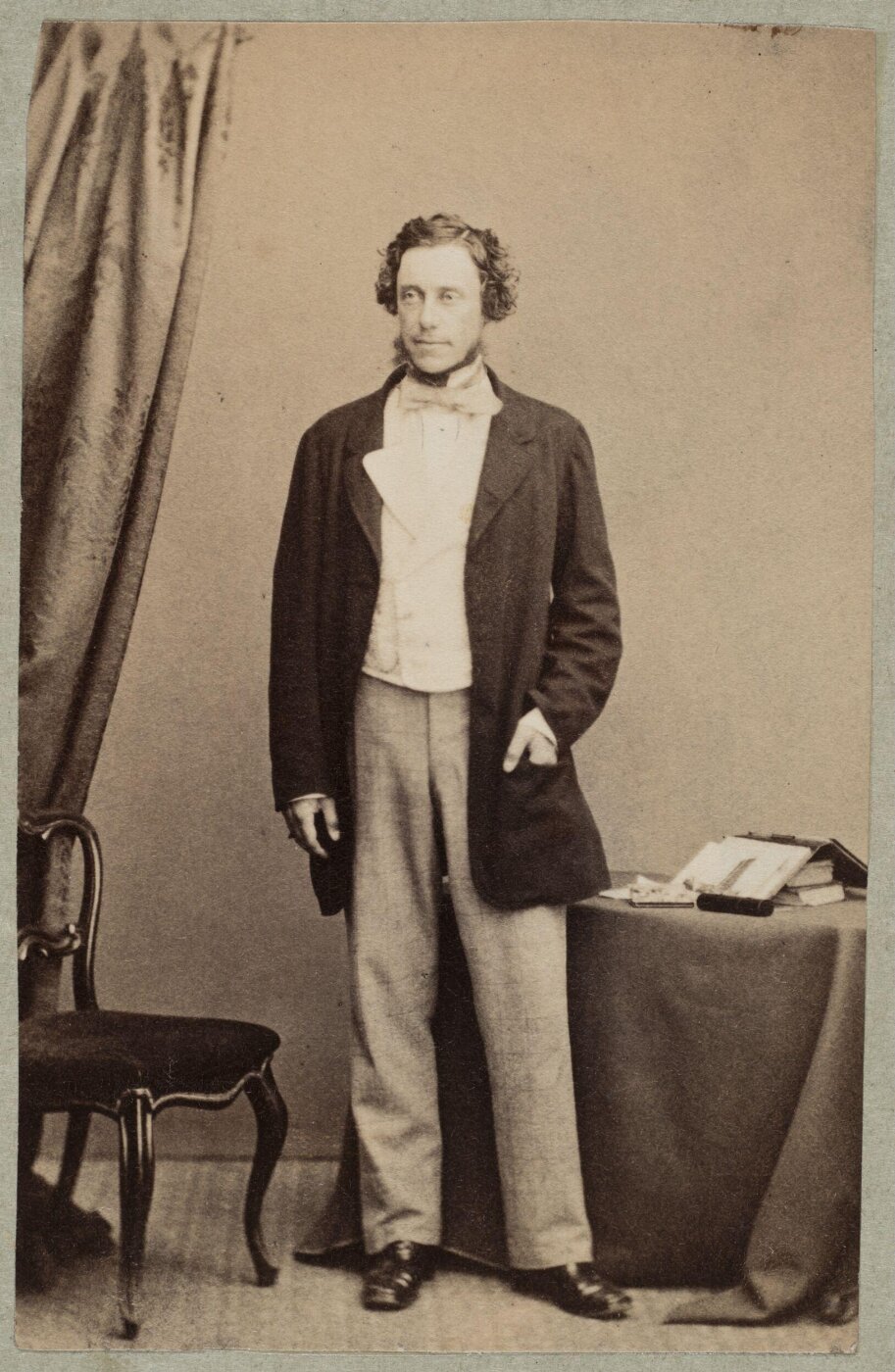 Unknown, Carte-de-visite photographs (480). Four photographs are dry-mounted to each sheet (120).