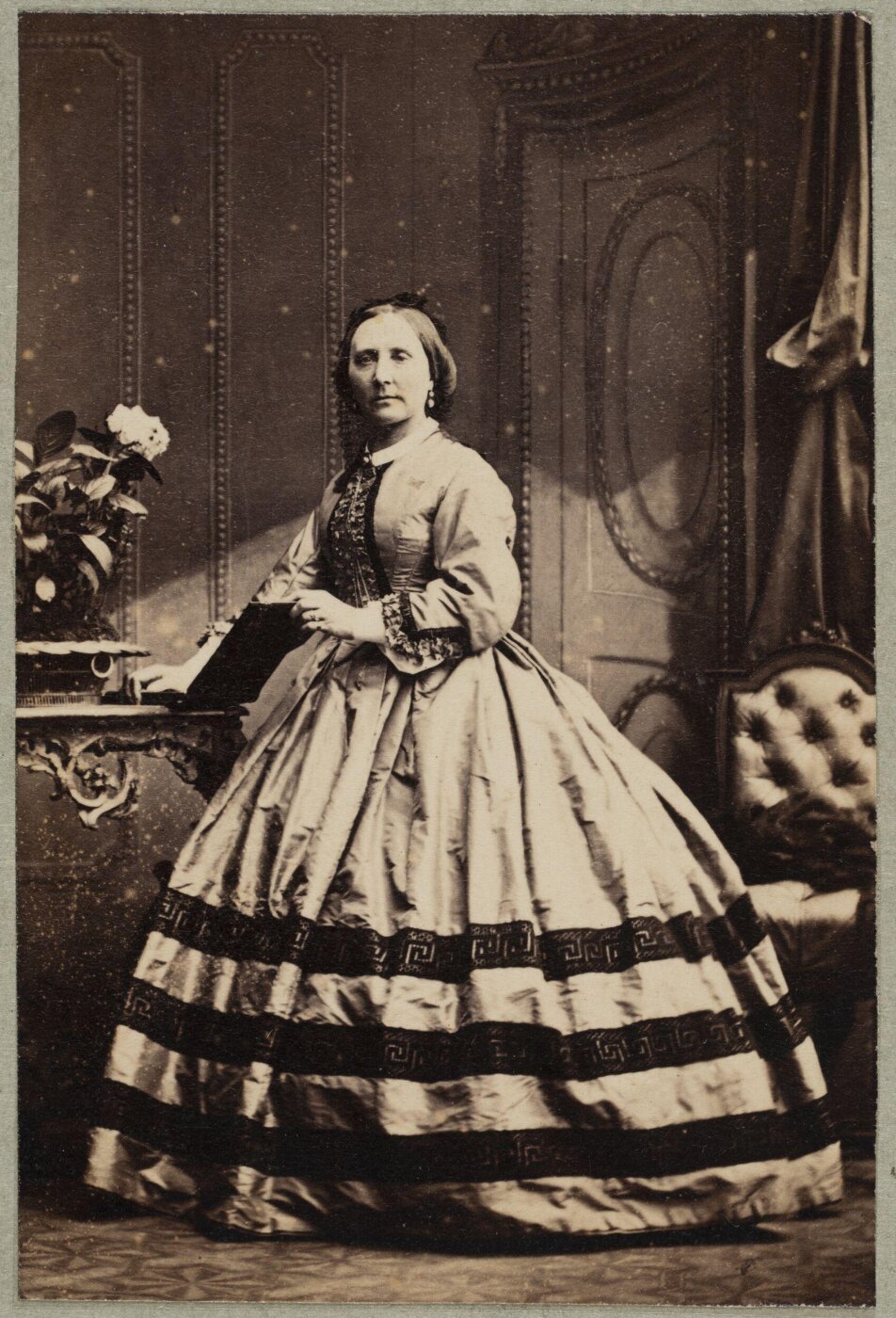 Unknown, Carte-de-visite photographs (480). Four photographs are dry-mounted to each sheet (120).
