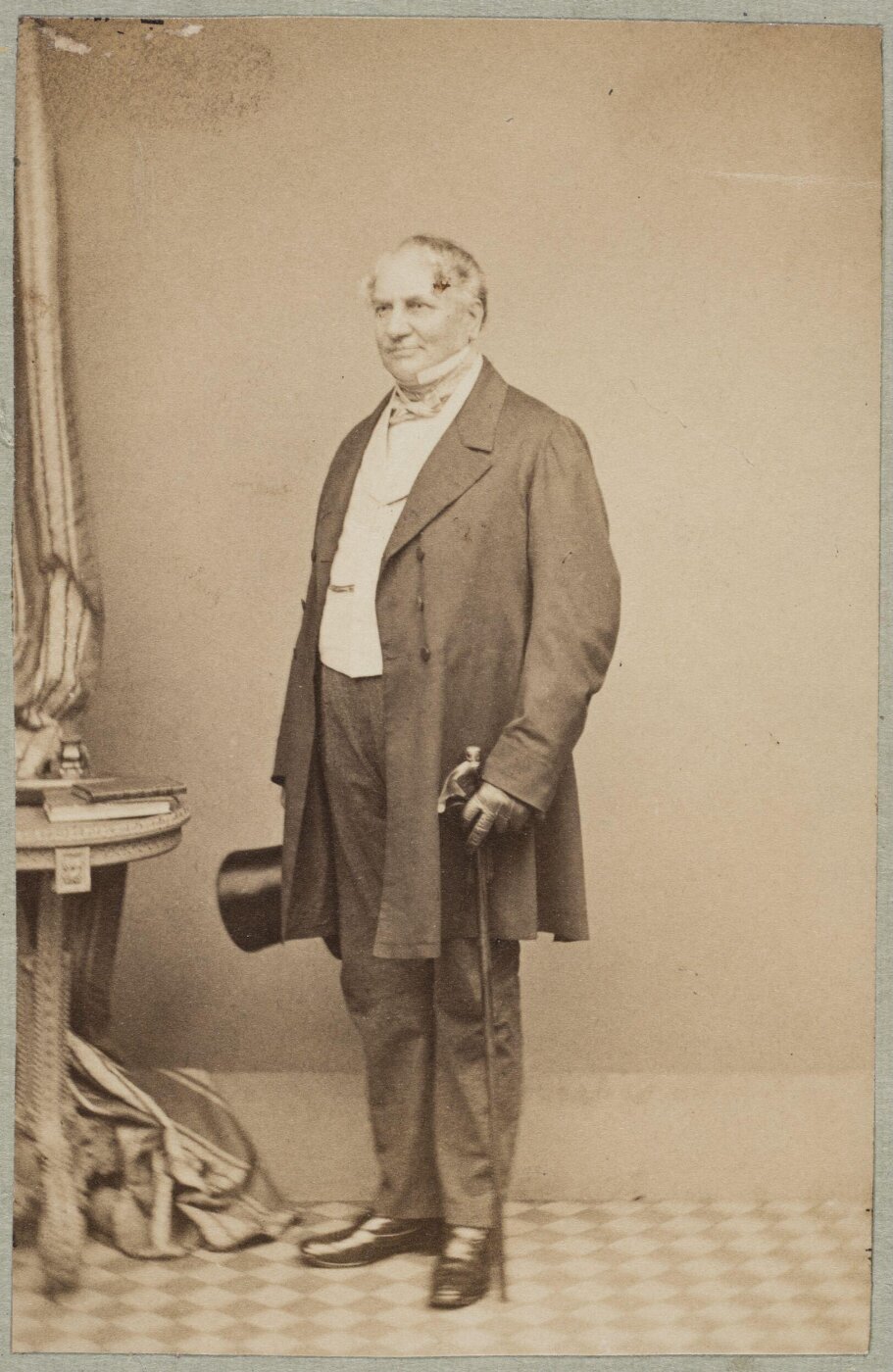 Unknown, Carte-de-visite photographs (480). Four photographs are dry-mounted to each sheet (120).
