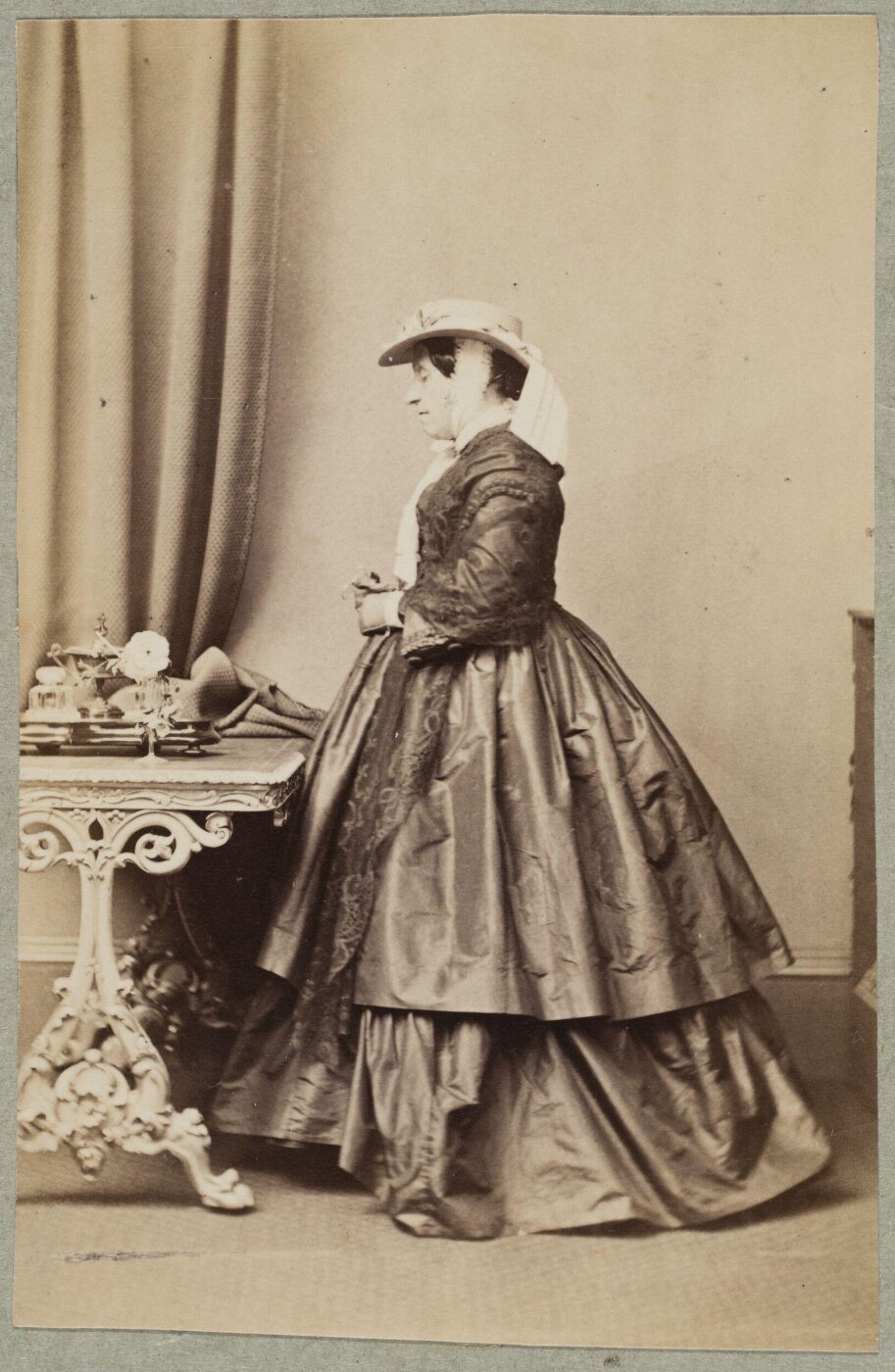 Unknown, Carte-de-visite photographs (480). Four photographs are dry-mounted to each sheet (120).