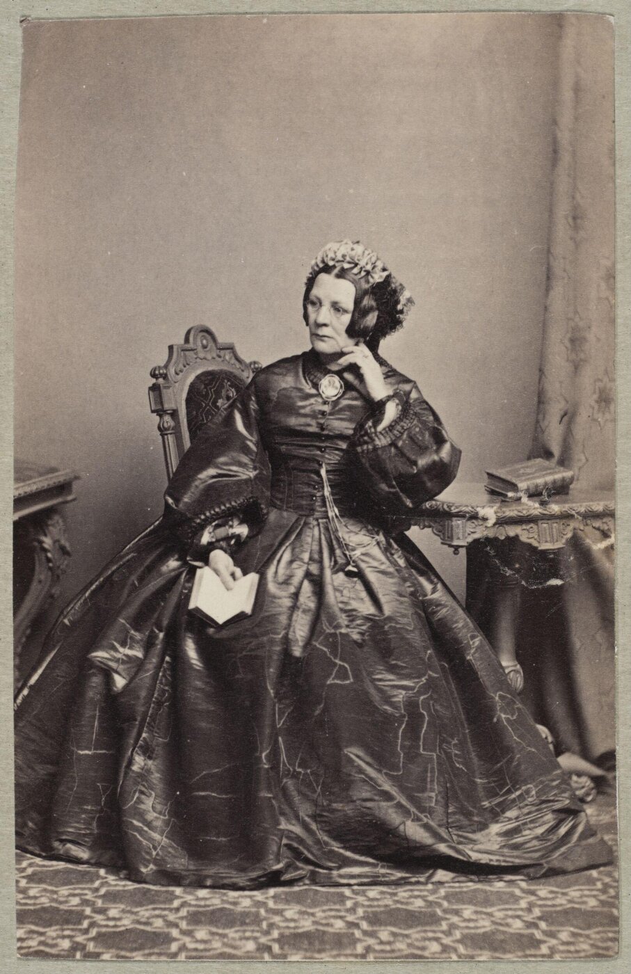 Unknown, Carte-de-visite photographs (480). Four photographs  are dry-mounted to each sheet (120).