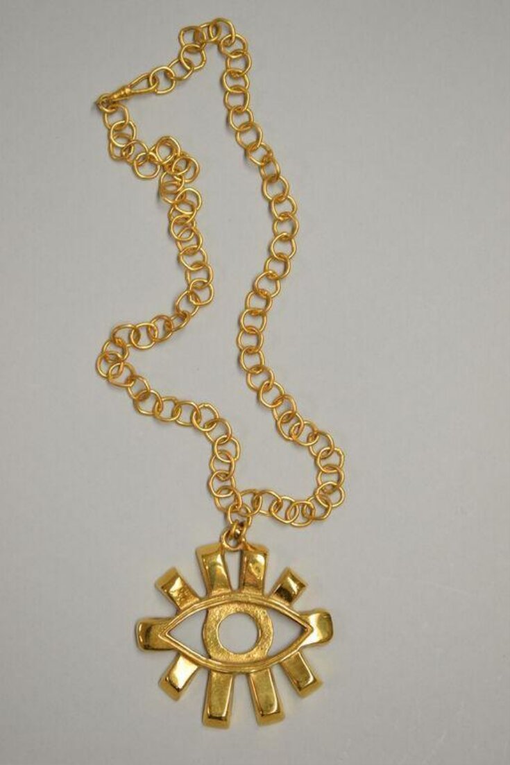 Pendant top image