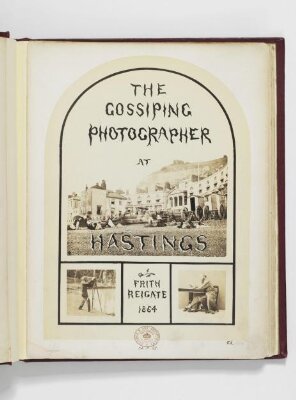 The gossiping photographer at Hastings