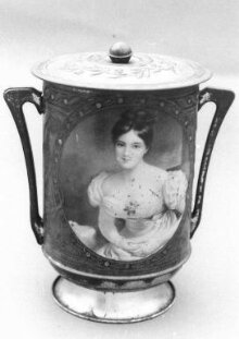 Lady Blessington Vase thumbnail 1