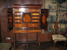 Cabinet on Stand thumbnail 1