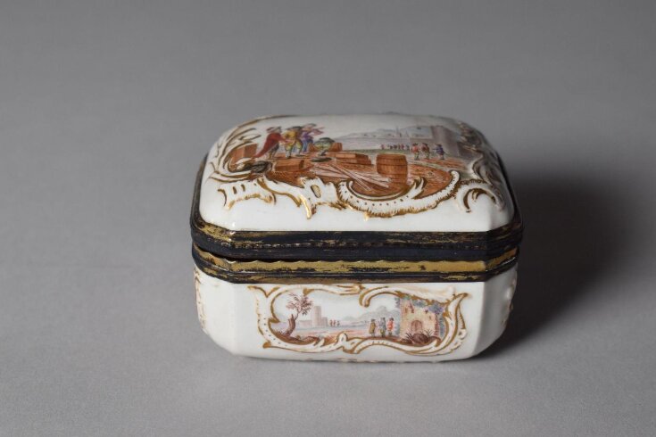 Snuff Box and Cover top image