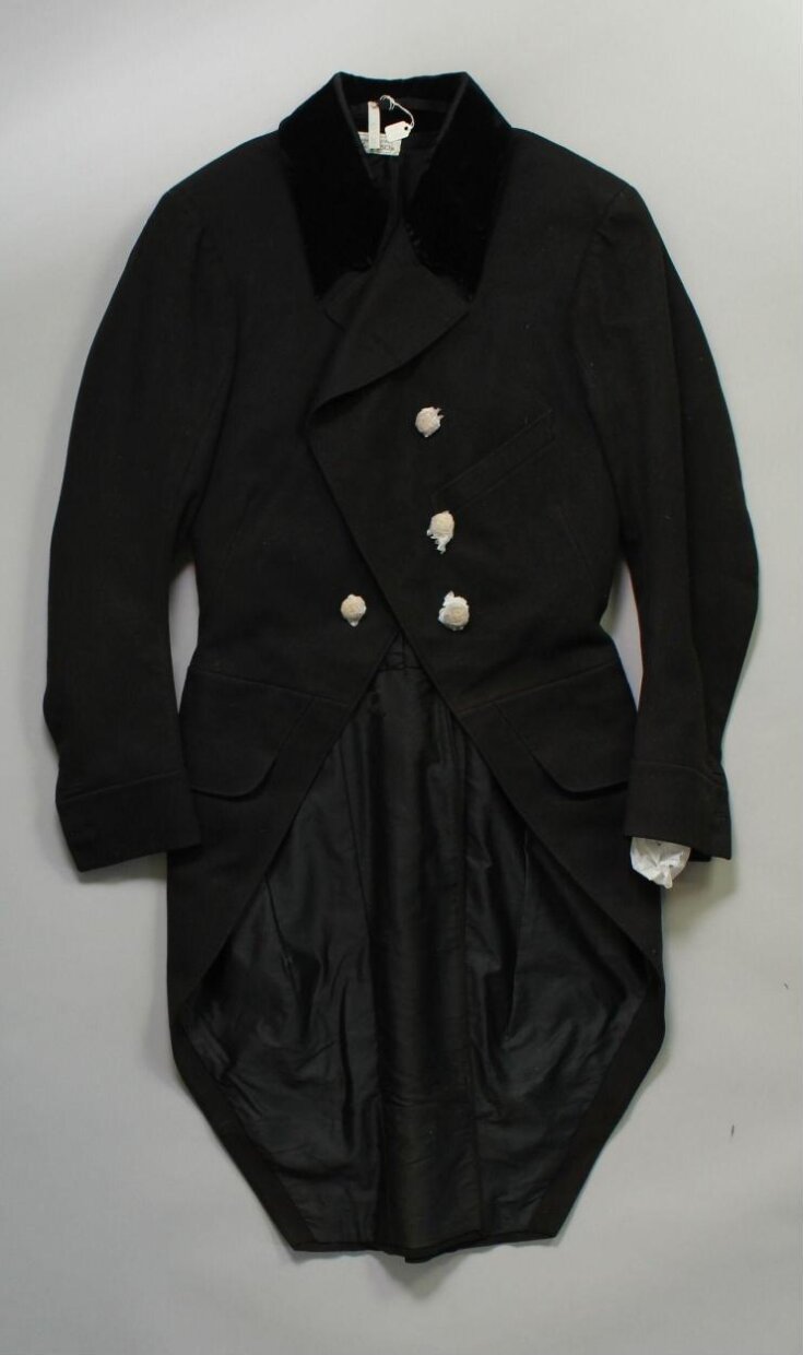 Costume worn by Henry Irving top image