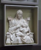 Virgin and Child thumbnail 2