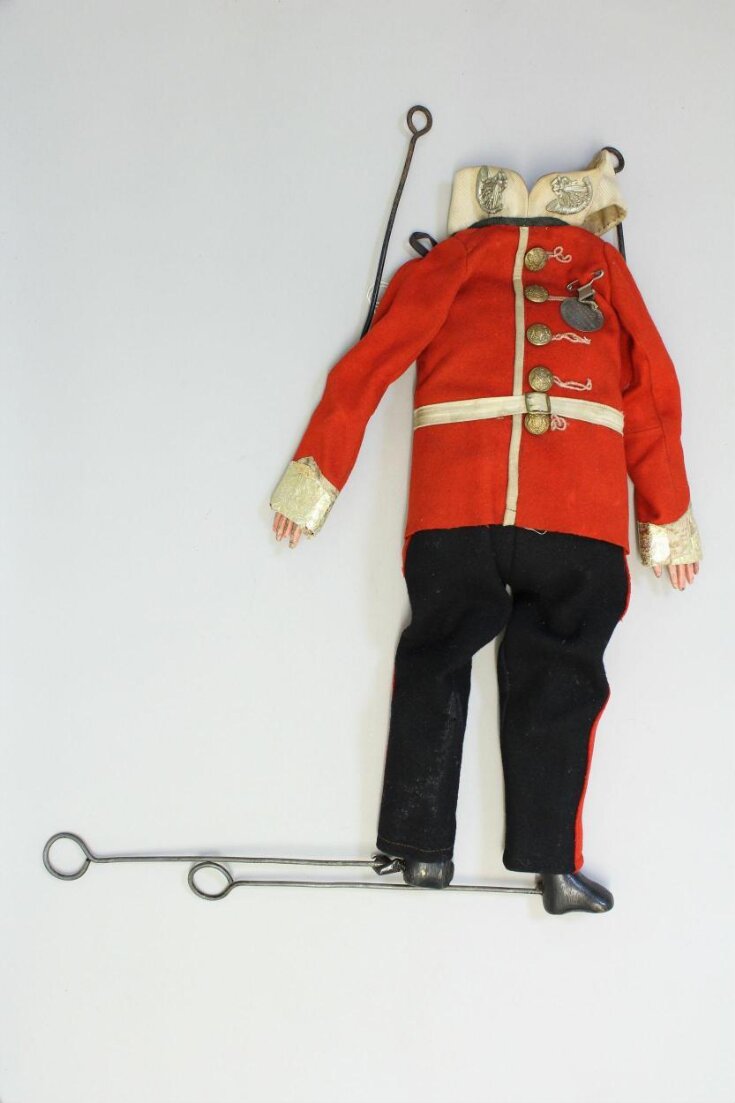 'Living marionette' of a guardsman top image