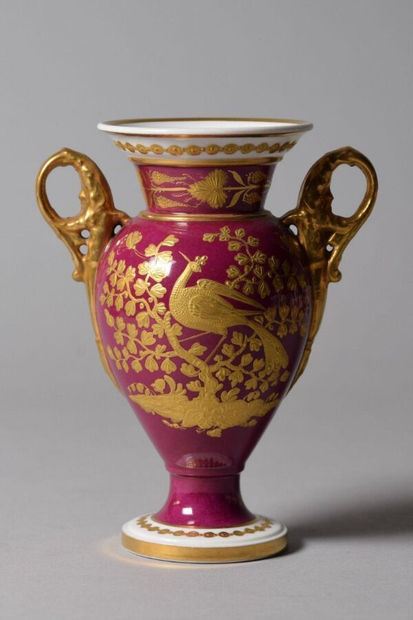 絵画　革　アンティーク　骨董品　made in SPAIN Vase | V&A Explore The Collections
