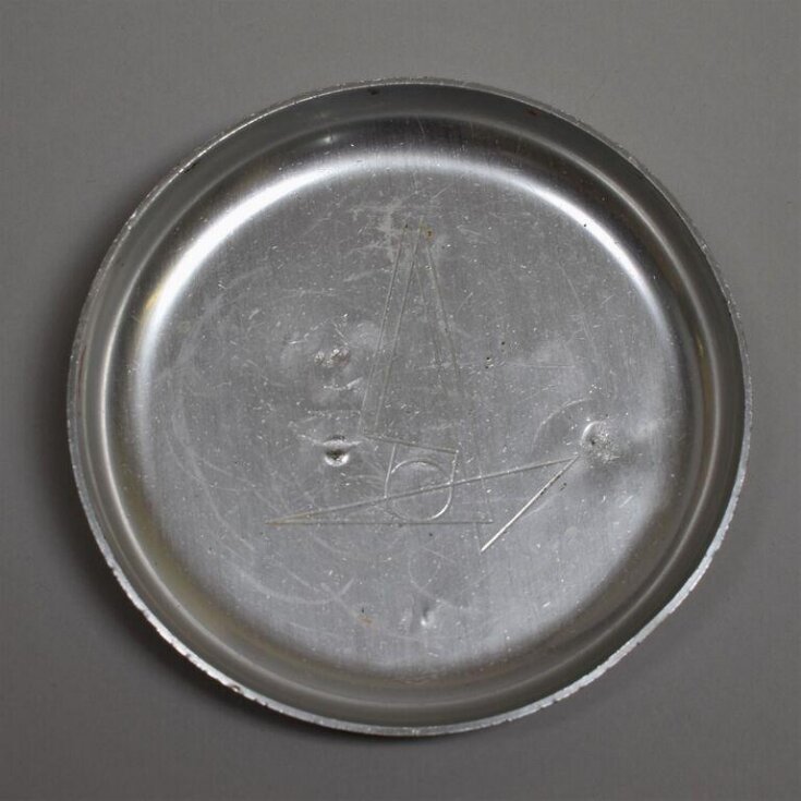 Ashtray top image