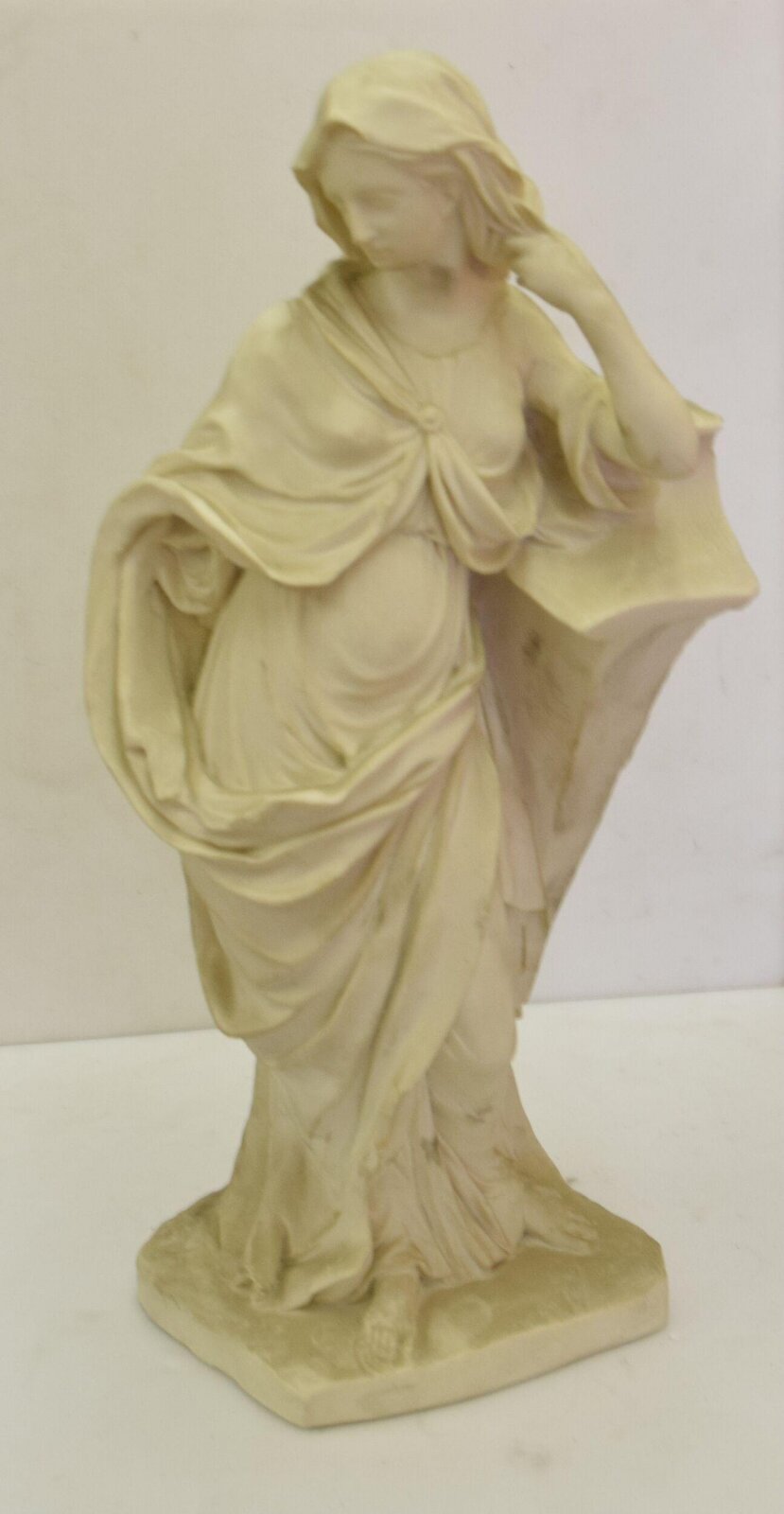 Statuette