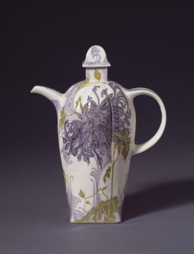 Coffee pot (1909) by Jan Matthias Kok
