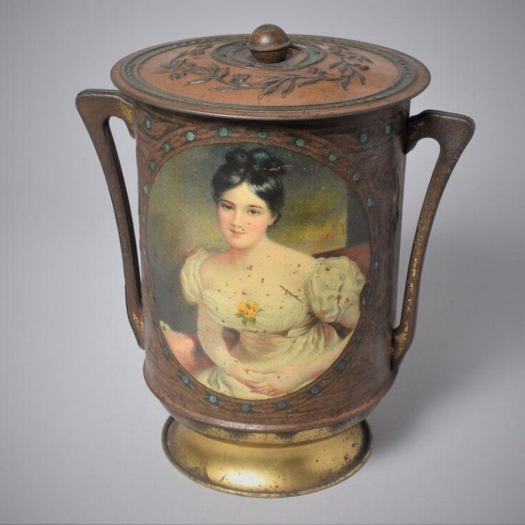 Lady Blessington Vase top image