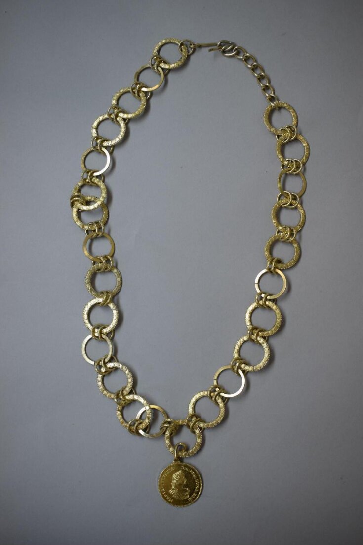 Necklace top image