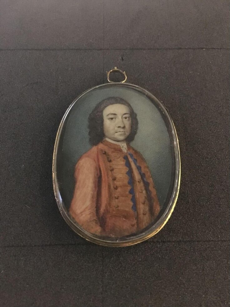 Portrait miniature of a gentleman top image